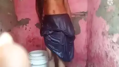 Aapki Nisha Bhabhi Nude Bathing Video Aagyi
