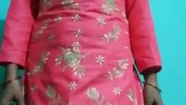 Desi village girl show her boob