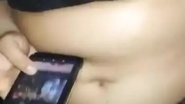 Beautiful Desi Girl Watch Porn and Fingering