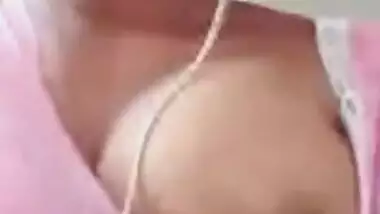 Cute desi girl boob pop out nipple showing