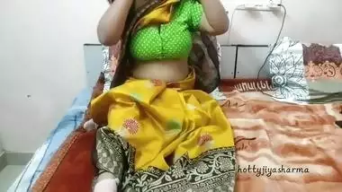 Bhabhi Ki Salwar Khol Ke Badi Gand Dekhi