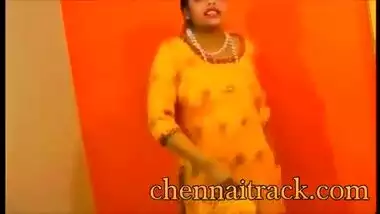 Tamil Girl’s Hot Dance Video On TikTok