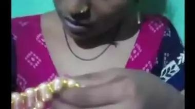 hot bhabhi homemade hot cleavage expose in bare blouse