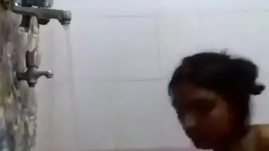 Punjabi Bhabhi nude bath sex video