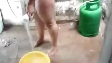 Neighbor Wife Taking Bath - Movies.