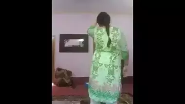 Desi aunty could not resist when her son bangs her