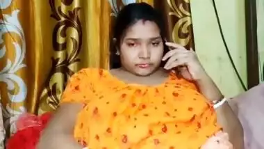 Beautiful Indianhornybhabi Bhabi Masturbating using Oil