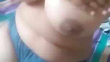 Sexy Tamil Girl Showing her Big Boobs And Pussy part 1