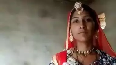 rajasthan bhabi showing her boobs and pussy to bf