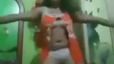 Sexy Srilankan chubby girl Dancing