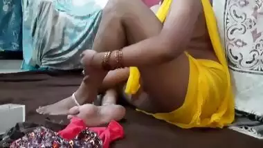 Indian Nude Desi Cute Lips Gets Lipstick And Bhabhis Sexy Feet Legs Gets Red Nail Polish. Enjoy Her Hairy Pussy