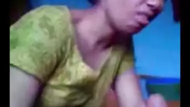 Bangla Desi Shameless Aunty Suck Musolmani of NOT nephew