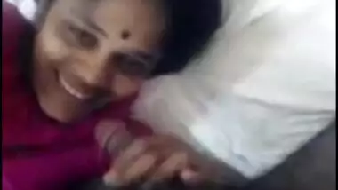 Bhabhi Laying Naked - Movies. video2porn2