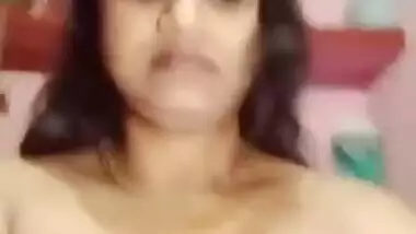 Sexy Desi Boudi Showing Her Big Boobs and Pussy