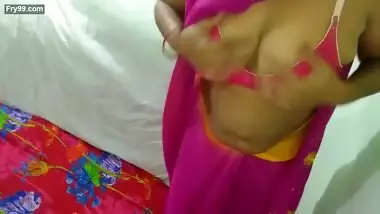 Ganv Me Maami Ko Chodkar Shant Kiya Jab Sab Satgang Me gye