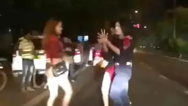 Sexy Shemales Stripping On Delhi Main Road