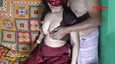 Chachi ko mama se chudte hue dekh kar Hindi bf banai