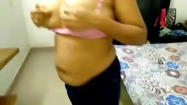 Milf Girl Queen Sonali Getting Fuck by Tourist Foreigner