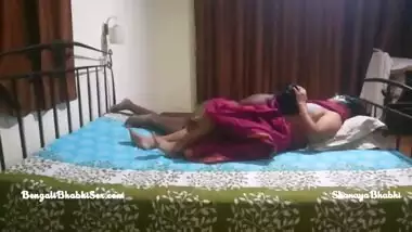 big ass mature indian bengali bhabhi with her tamil husband having rough bedroom sex