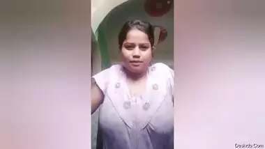 bhabhi with huge melons talking to dewar