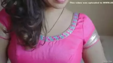 Sexy Desi Bhabhi Shows Her Boobs And Pussy