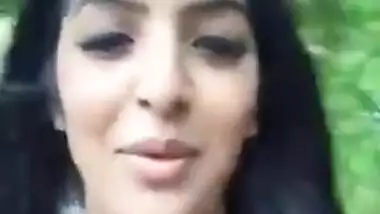 Beautiful Paki Walking & Talking. Periscope...