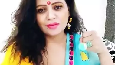 Desi big boobs aunty