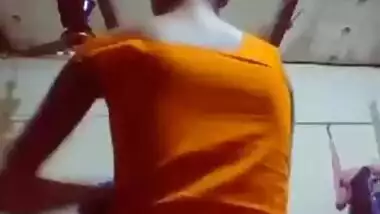 Bangladeshi Girl Showing Boob