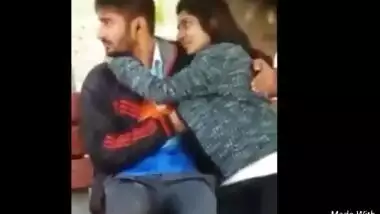 indian hot gf suking dick in park