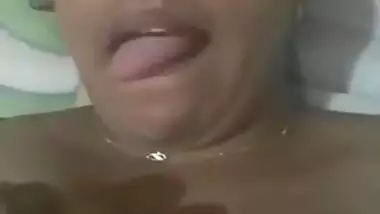 Exclusive- Horny Mallu Aunty Fingering Selfie