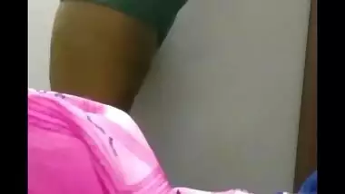 Sexy Tamil Bhabi Boobs Show