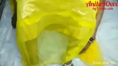 Indian Muslim bhabi ki jaberdast chudai yellow sute me Indian sex video