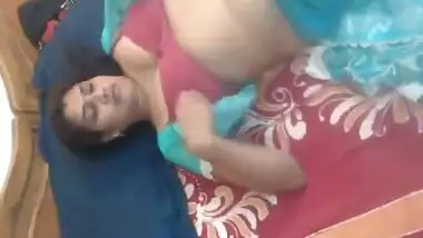 Desi boudi getting nude & masterbating