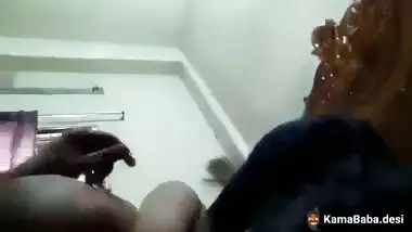 Girl seduces 21-year-old lover and enjoys romantic sex
