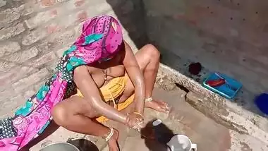 Desi bhabi hot cam hidden bathing video