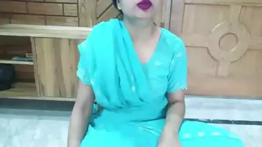 Xxx Indian desi Village kaamwali ko jhooth bol ke uski mazee se gaand Mari lund ko uske muh main pel dala roleplay gaand mari