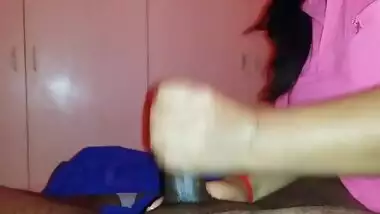 Thai Lady - Handjob massage to Indian Desi Cock Part 2