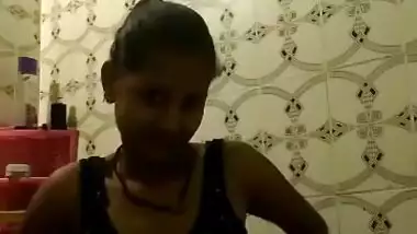 Desi girl bathroom show