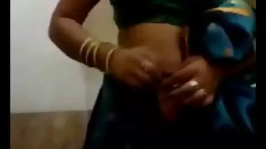 Sexy Tamil Girl Strip saree And Showing her boobs and pussy