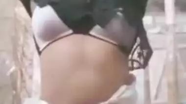 Sexy Desi Girl Showing Her boobs and Pussy