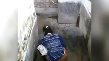 Indian village girl peeing video