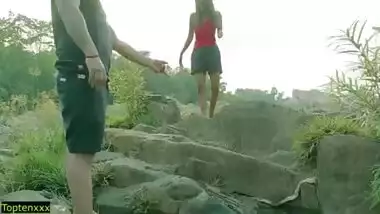 Indian Outdoor Dating sex with Teen Girlfriend! Best Viral Sex