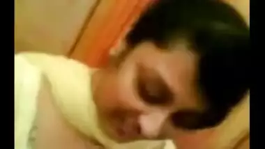 Desi Indian College Teacher Gives Oral In Bathroom