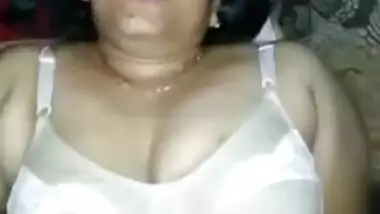 Chubby hawt Desi Bhabhi wicked sex movie