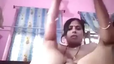 Today Exclusive- Sexy Priya Bhabhi Showing Her Boobs And Pussy On Video Call