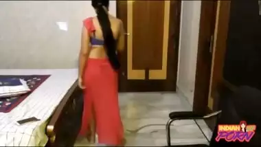 Sexy Hindi showing pussy wearing a strange sari