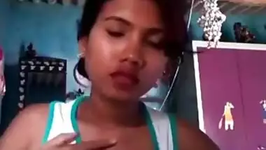 Hot Bhojpuri boob show solo selfie clip