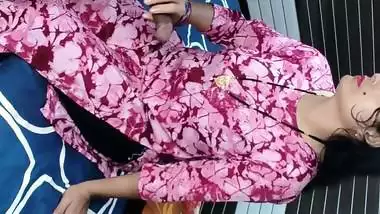 Desi wife boob pressing and pussy fucking viral MMS