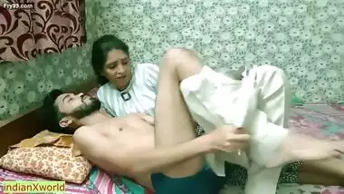 Indian 18yrs bachelor boy pussyfucking with houseowner mam!!