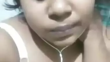 Desi Chubby girl On Video Call Bangla Talk